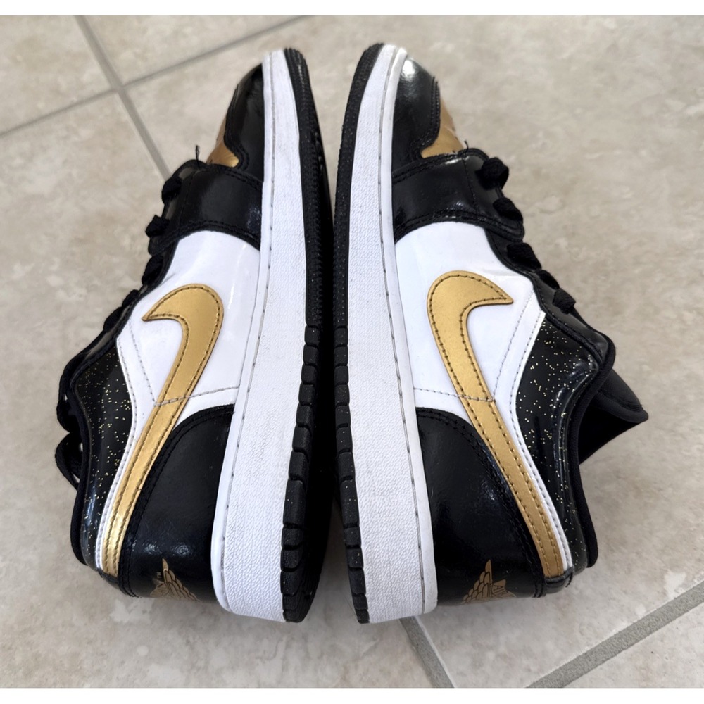 Nike Air Jordan 1 Low SE GS Black Metallic Gold White Size 5.5 DR6970-071 - Picture 6 of 8